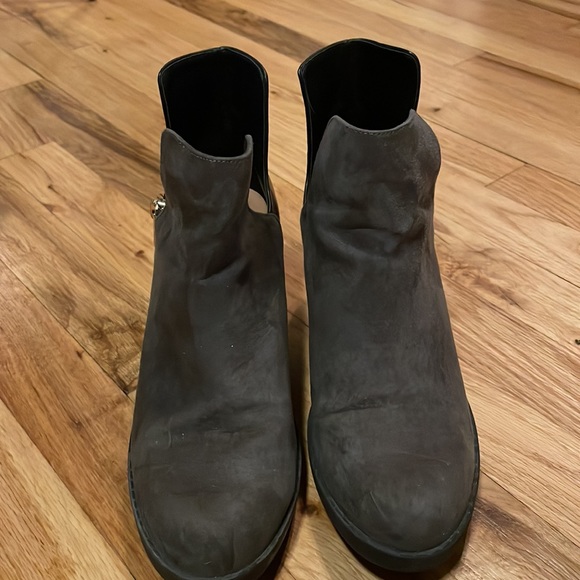 Gray and Black Ankle Heeled Boots - Picture 4 of 5
